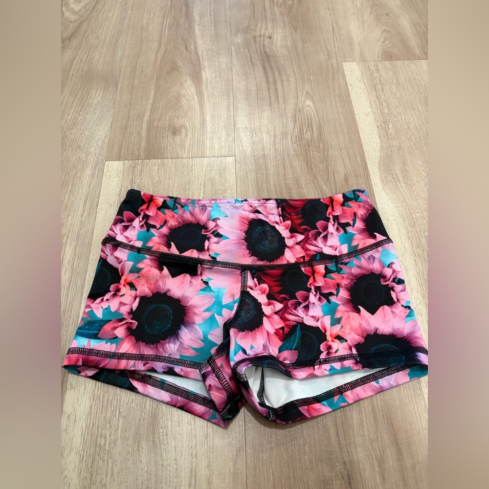 FLEO shorts